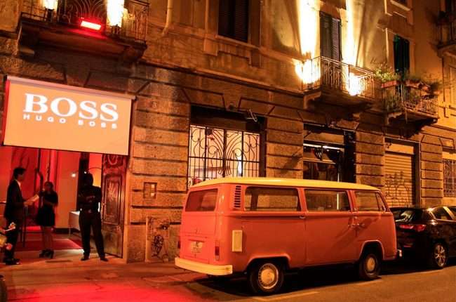 tour sfilata moda milano with limousine italy