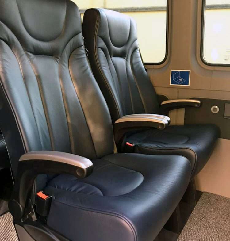 comfort and elegance whit Mercedes-benz limo service italy