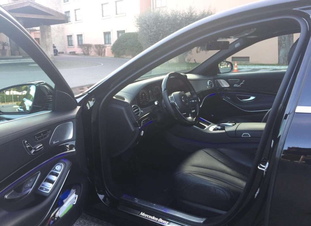 limousine services milan whit luxury Mercedes